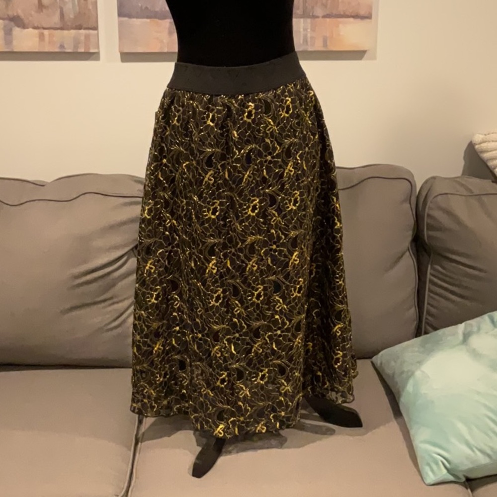 NWT large Lola holiday collection